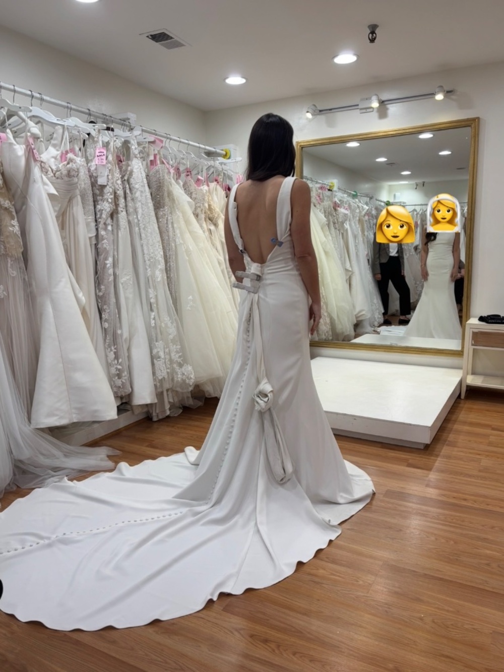 Essense of Australia D3901 Minimalist Crepe Wedding Gown - Size 12 - Picture 4 of 10